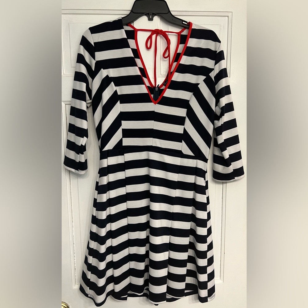 Smack Parlour Dress NWT, sz Large